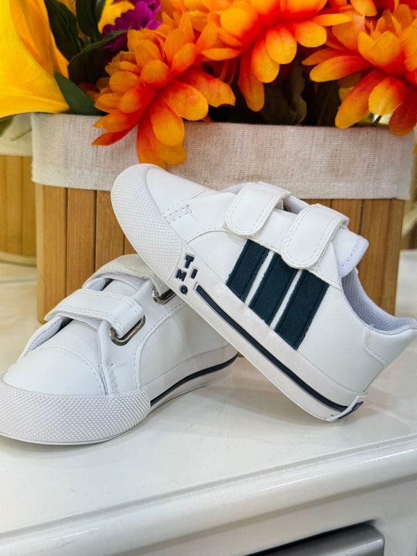 Timo zapato niño blanco cierremagico linea azul