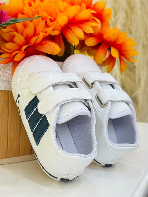 Timo zapato niño blanco cierremagico linea azul - Imagen 2