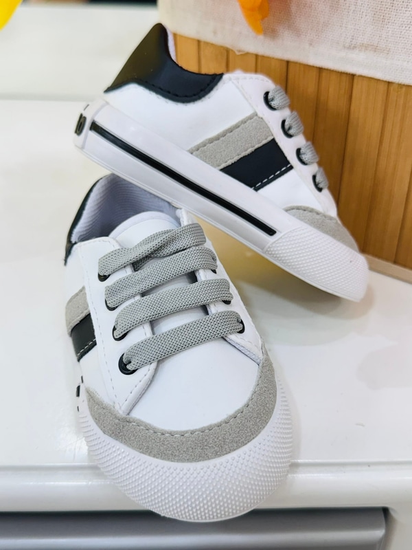 Timo zapato niño blanco linea azul y gris - Imagen 2